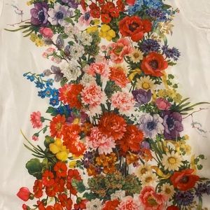 Beautiful cardigan that is perfect for the summer and to wear over dressed